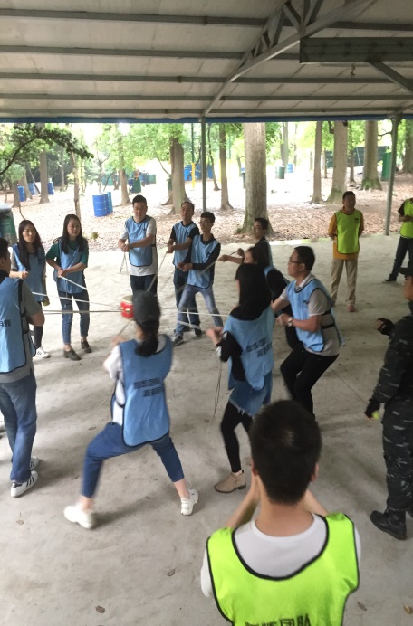 趣味拔河(hé).jpg 趣味拔河.jpg