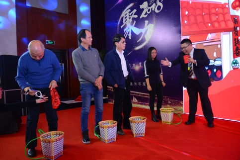 小紅帽與狼外婆1.jpg 小紅帽與狼外婆1.jpg